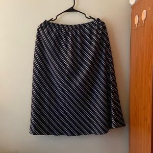 Banana Republic NWT Maxi Skirt Navy Blue w/ Stripes